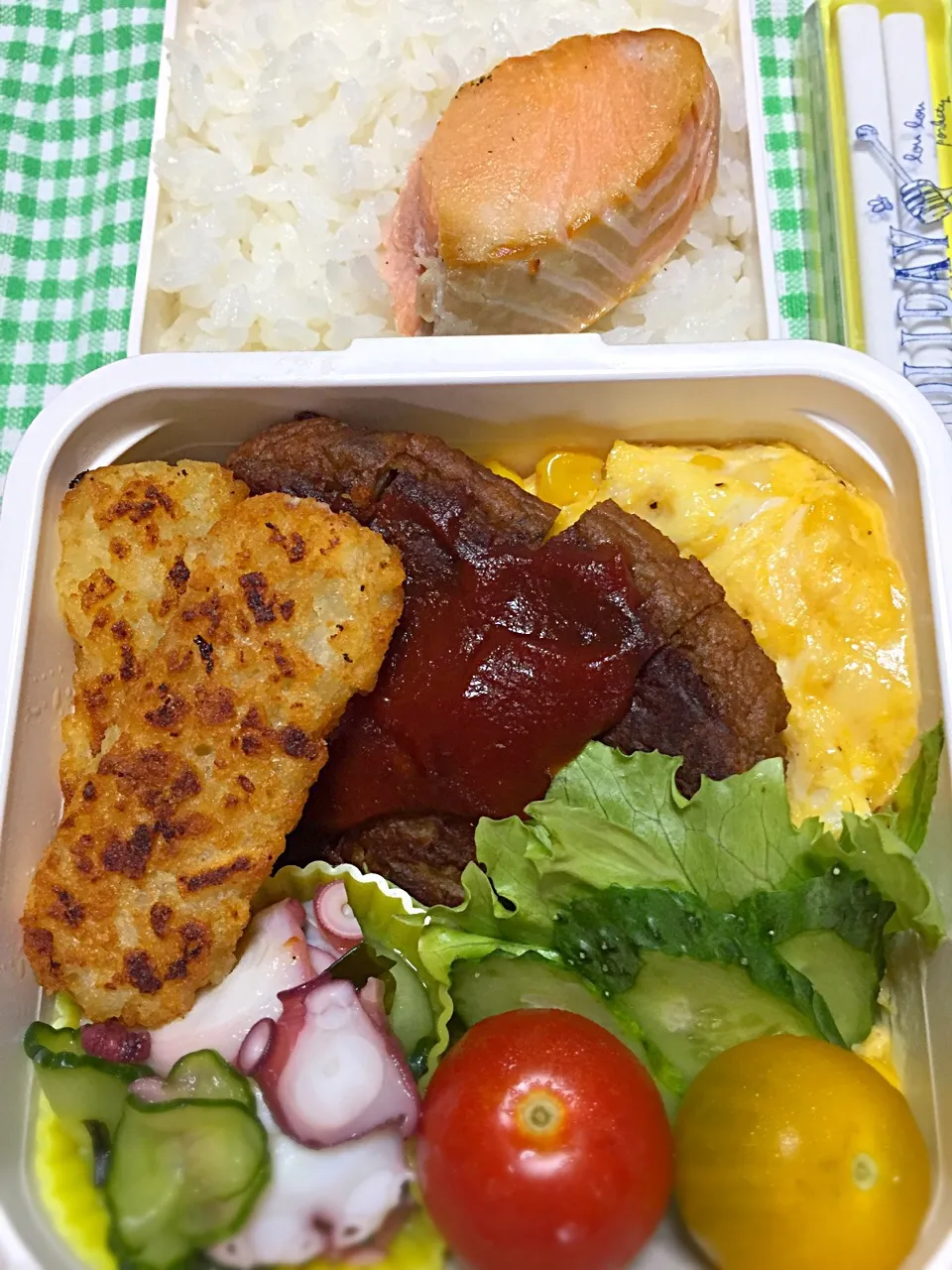 Snapdishの料理写真:7月11日 マルシンハンバーグ弁当\(  ･ω･ )/。コーンオムレツ･きゅうりとタコの酢の物他|かよっぺさん