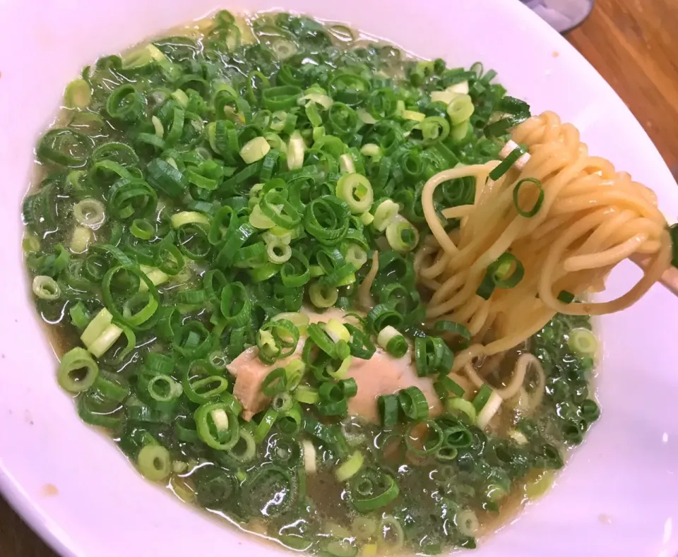 昨夜は別タイプの和歌山ラーメンを。これまた旨い！|たけうちさん