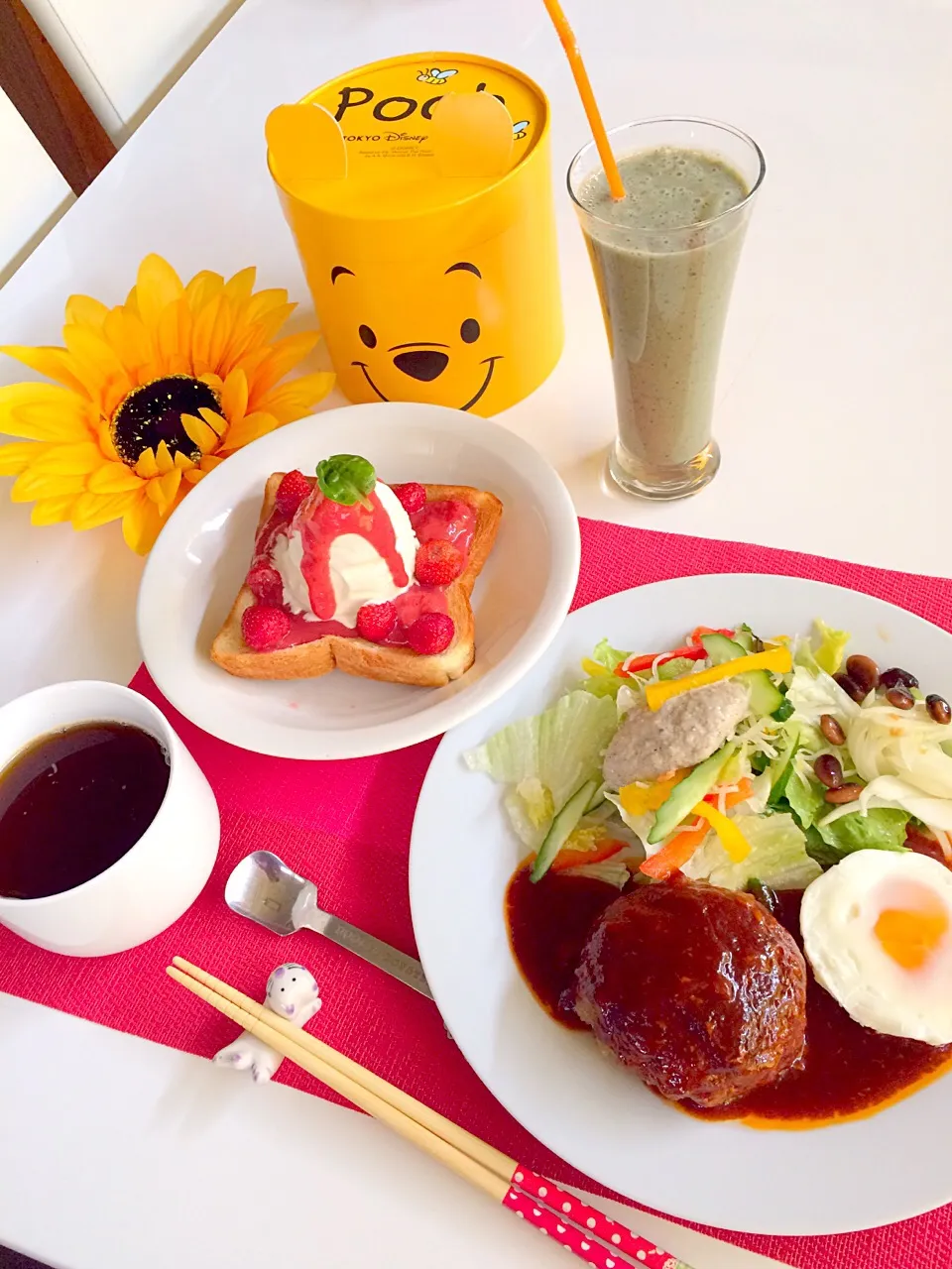 Snapdishの料理写真:朝ごはんは勝負飯( ◠‿◠ )
暑いね〜☀️💦朝からスタミナ笑笑（≧∇≦）いつもだけどね〜😋🎵チーズインハンバーグ&ソフトクリームオンストロベリーソースたっぷりトースト😋💕|はみちゃんさん