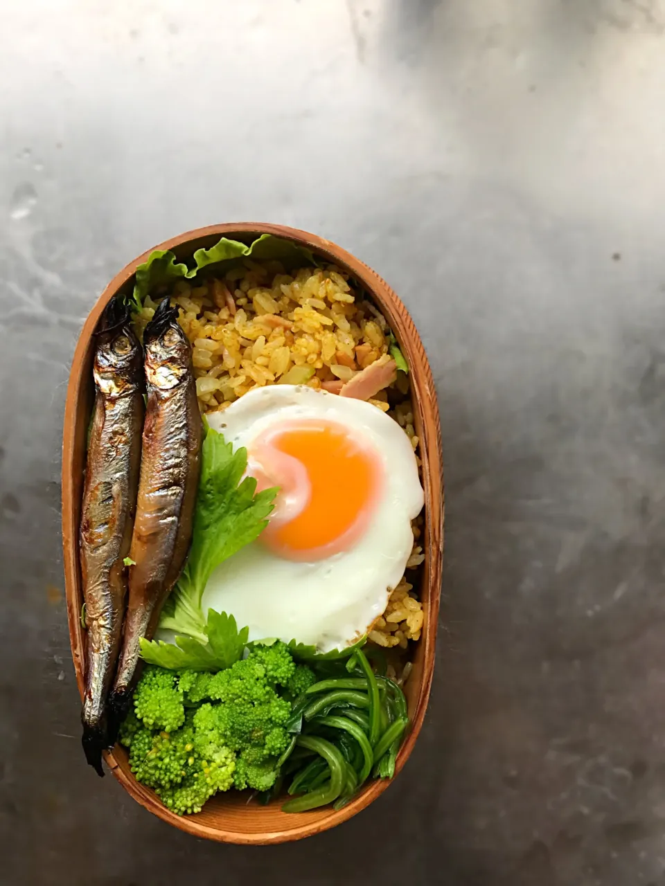 カレー焼き飯とシシャモ弁|Takako Funasakaさん