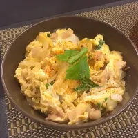 三つ葉の代わりにパクチーを使った親子丼|Shigeさん