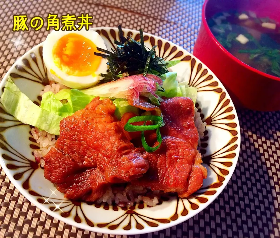 Snapdishの料理写真:みったんの✨豚の角煮丼#みったん部屋掘り起こし隊（笑） #レシピ載ってないけどね😂|咲きちゃんさん