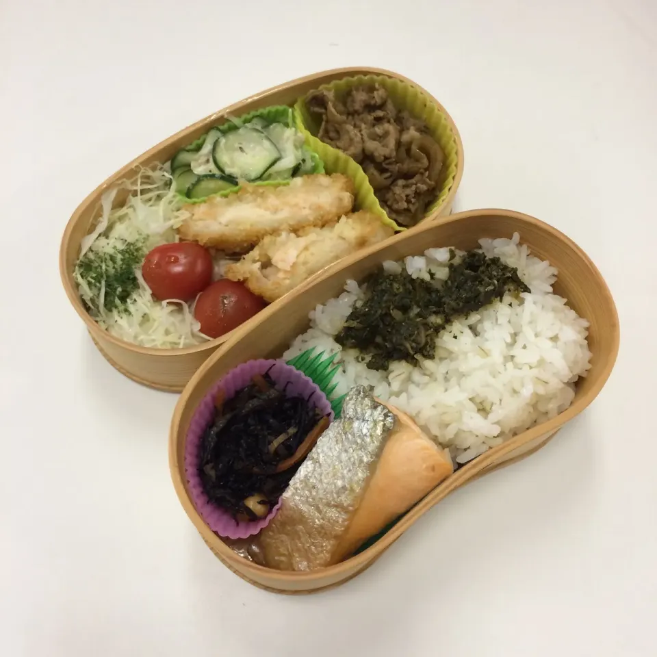 弁当（海老カツ、牛すき風焼肉、サラダ、甘塩鮭、五目ひじき、木胡椒佃煮）|SasaMasa213さん