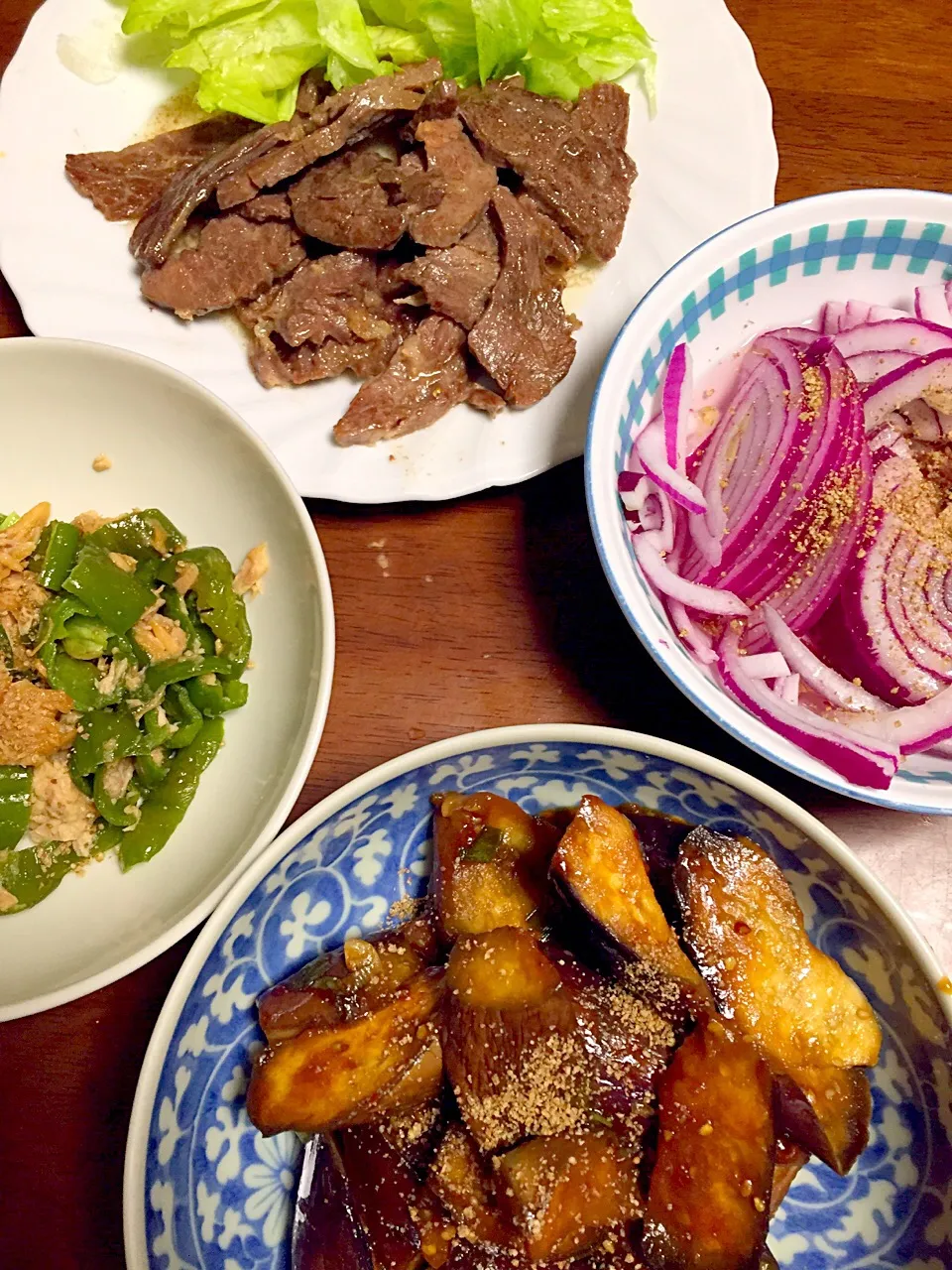 牛はらみ肉の焼肉   ピーマンの炒め物   茄子のピリ辛味噌炒め   玉葱のマリネ|掛谷節子さん