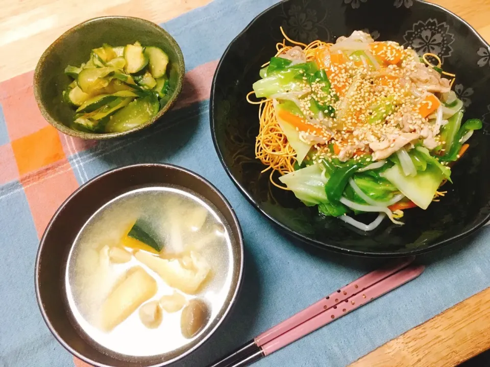 野菜たっぷり皿うどん♡


#皿うどん#長崎#夜ごはん#お家ごはん|ゆかさん