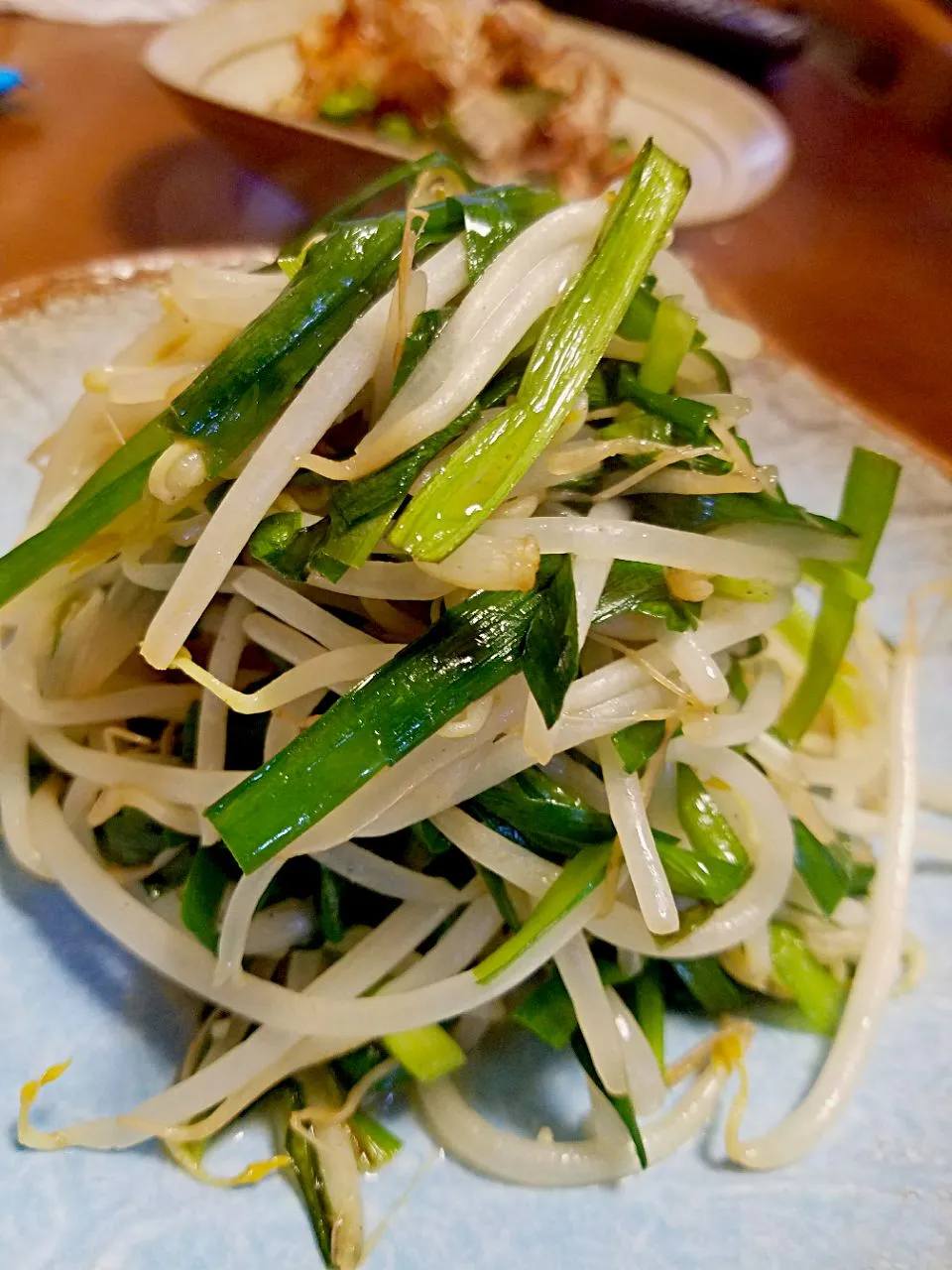 ニラともやしのにんにく醤油炒め|ふりるさん