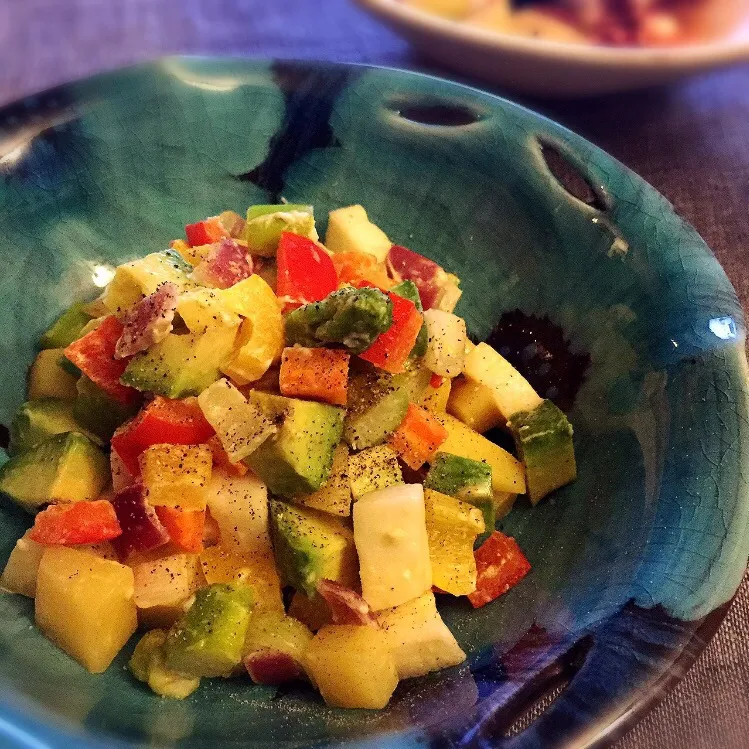 Snapdishの料理写真:野菜とはんぺんのマヨ・ソテー。温サラダ🥗|きょーこさん