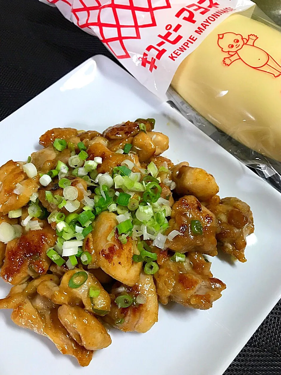 🐔鶏モモのマヨぽんソテー♪
マヨをしっかりオイルにしてから焼いたら大成功😆✌️|あまねこ🌿さん