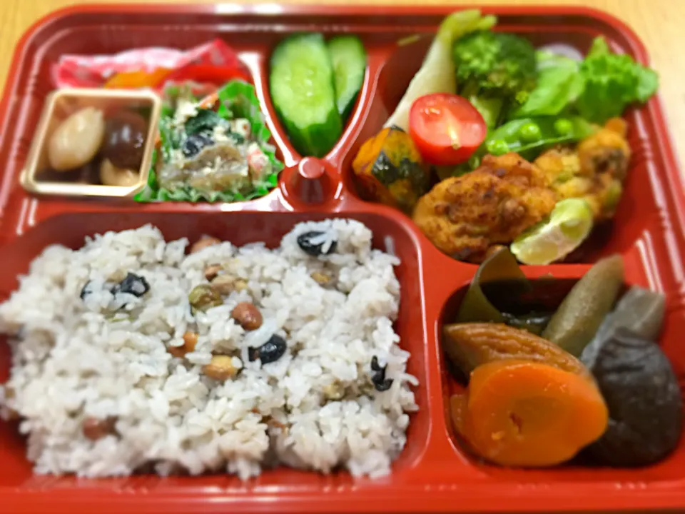 Snapdishの料理写真:噂の豆ごはん全部手作り弁当|みきさん