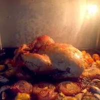 Snapdishの料理写真:Slow roasted chicken with potatoes & garlic !|Faria Khansaさん