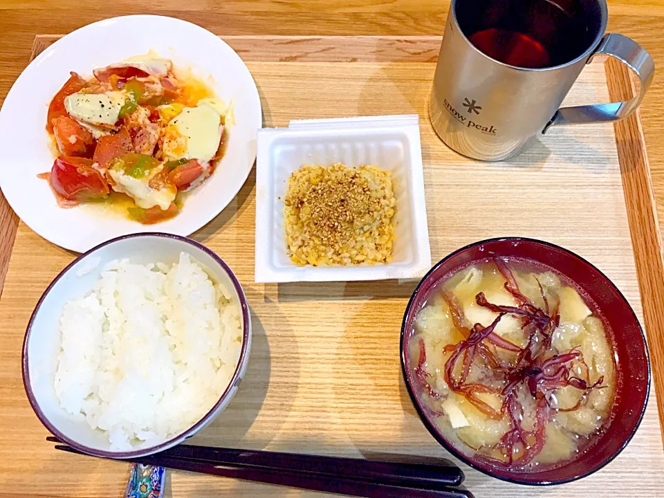 今日の朝飯！

#トマトとベーコンの炒め物 #ひきわり納豆|茂木 和哉さん