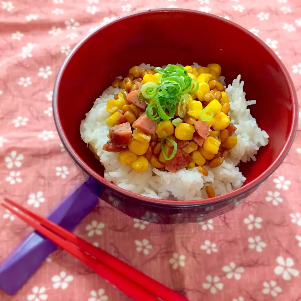 納豆の日に！子どもが喜ぶ納豆とコーンの甘辛炒め [毎日のお助けレシピ] All About|ゆりねかふぇさん