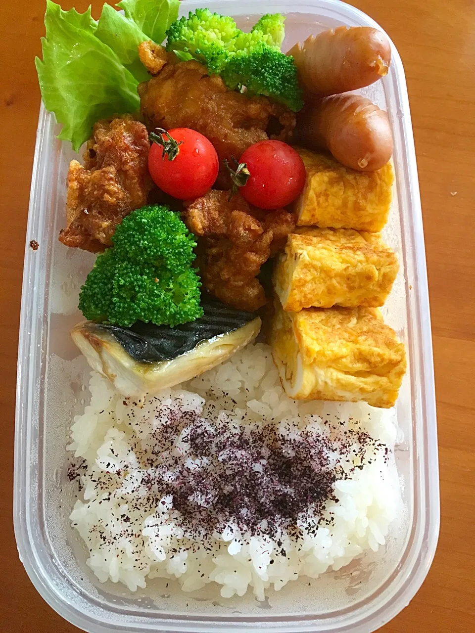 ７月12日  お嬢弁当‼️
鶏の唐揚げ   塩さば  玉子焼き  ウィンナー  ブロッコリー&プチトマト🎶|みゆさん