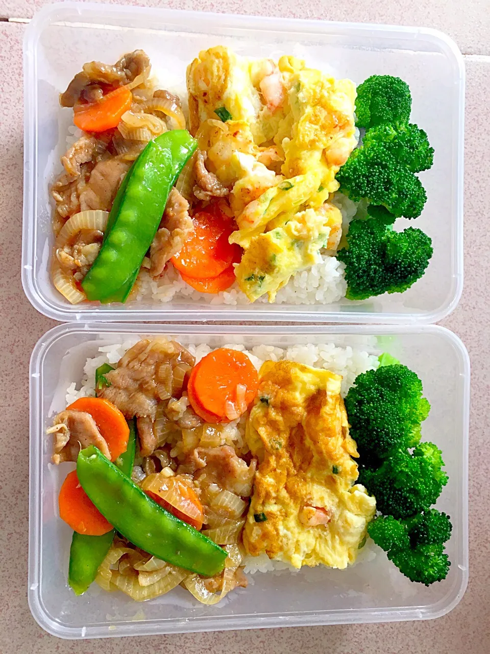 Pork with onion in Korean BBQ sauce, prawn egg omelette with Broccoli. Happy Wednesday Bento. 😊😊|peiyee wongさん