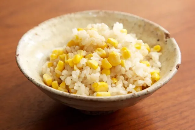 もち麦でトウモロコシ炊き込みご飯|マユマユさん