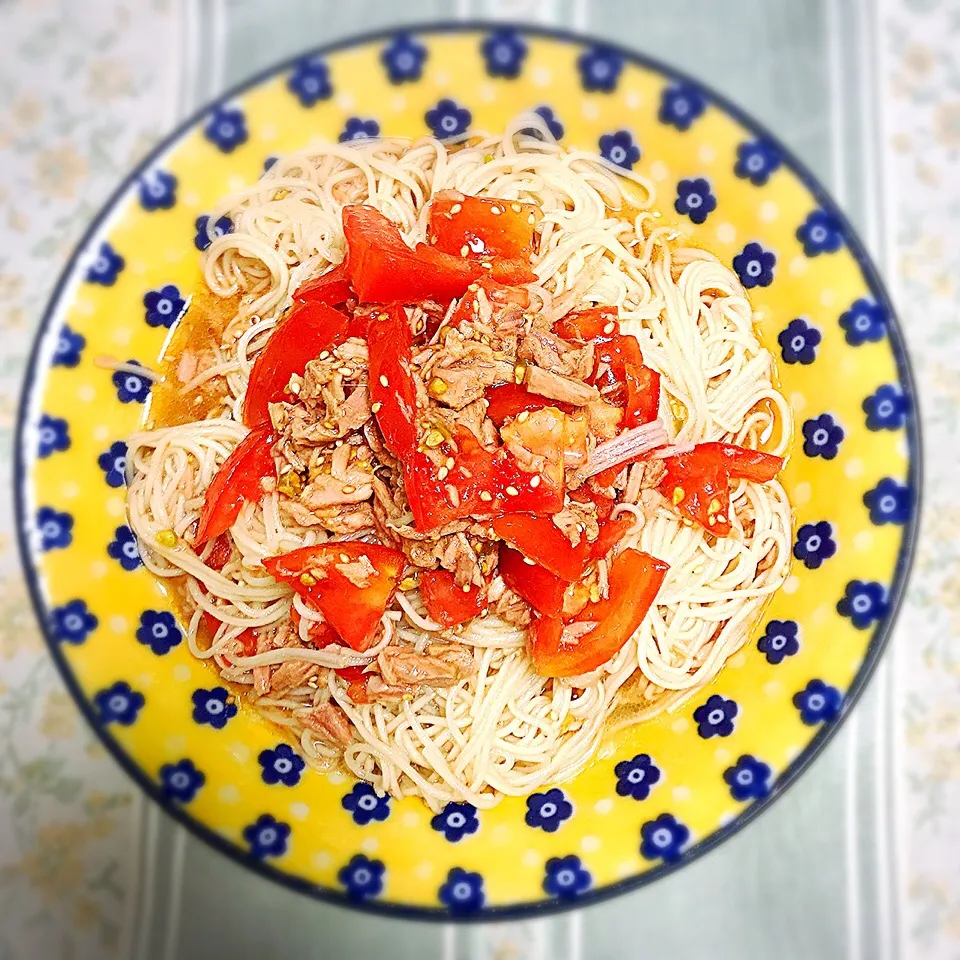 Snapdishの料理写真:ツナとトマトの素麺|るりかさん