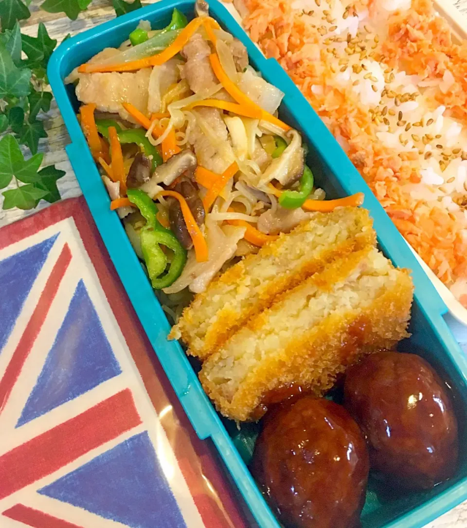 お素麺チャプチェがメインになってしまったお弁当😅
ユニオンジャック🇬🇧が出過ぎてお写真構図悪😣💦|Seikoさん