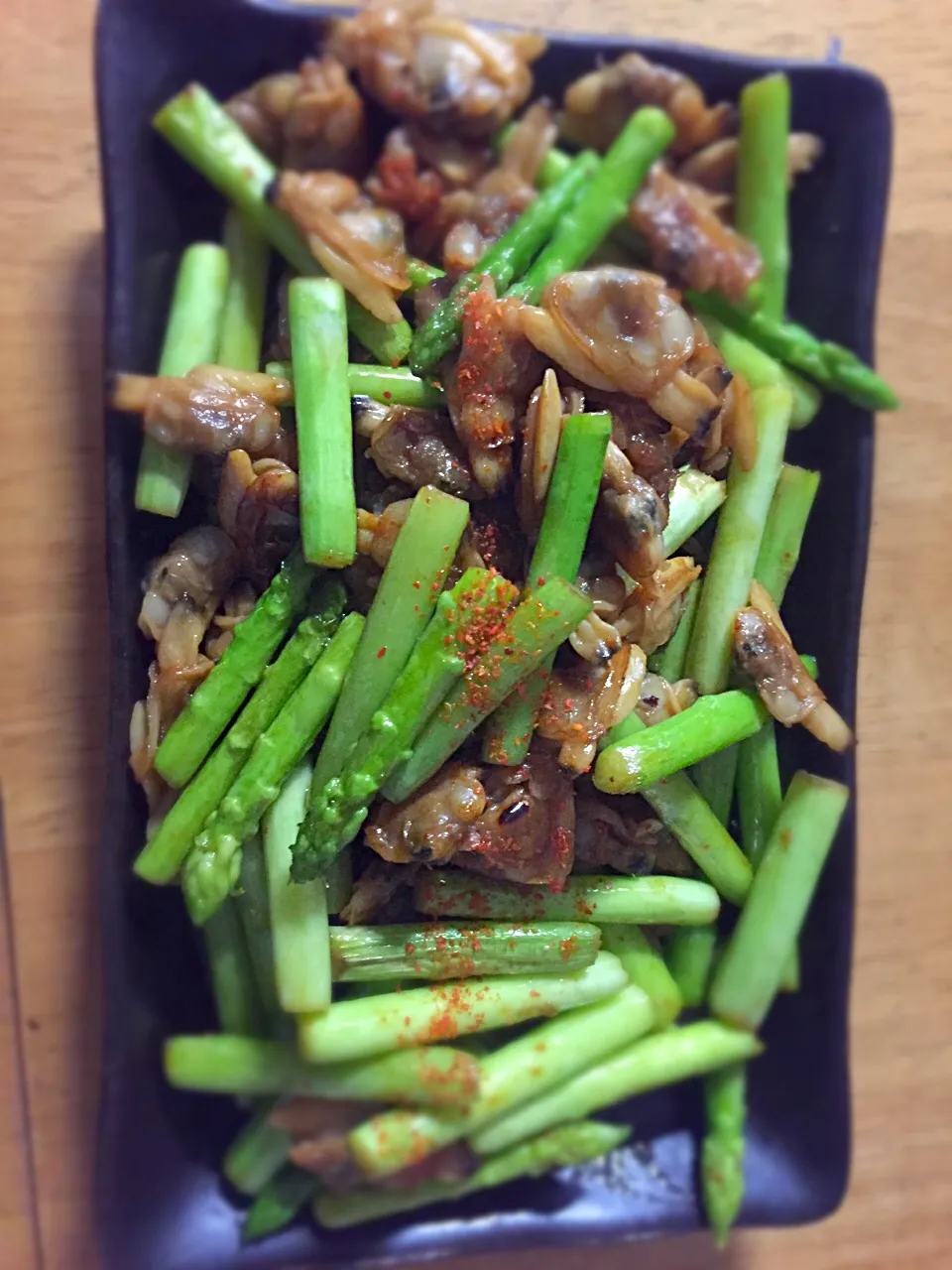 Snapdishの料理写真:Green asparagus with asari in oyster sauce itame|aiko takagiさん