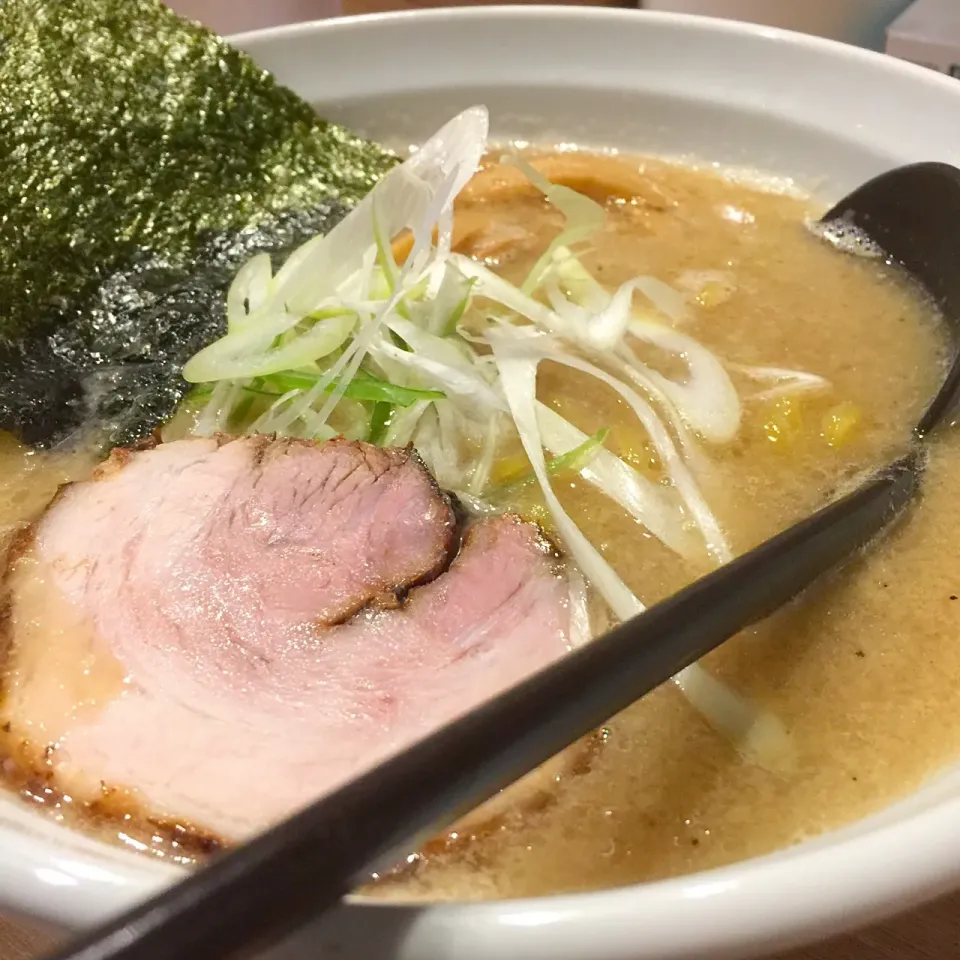 らーめん極 錦町店
鶏豚醤油らーめん|BOOさん