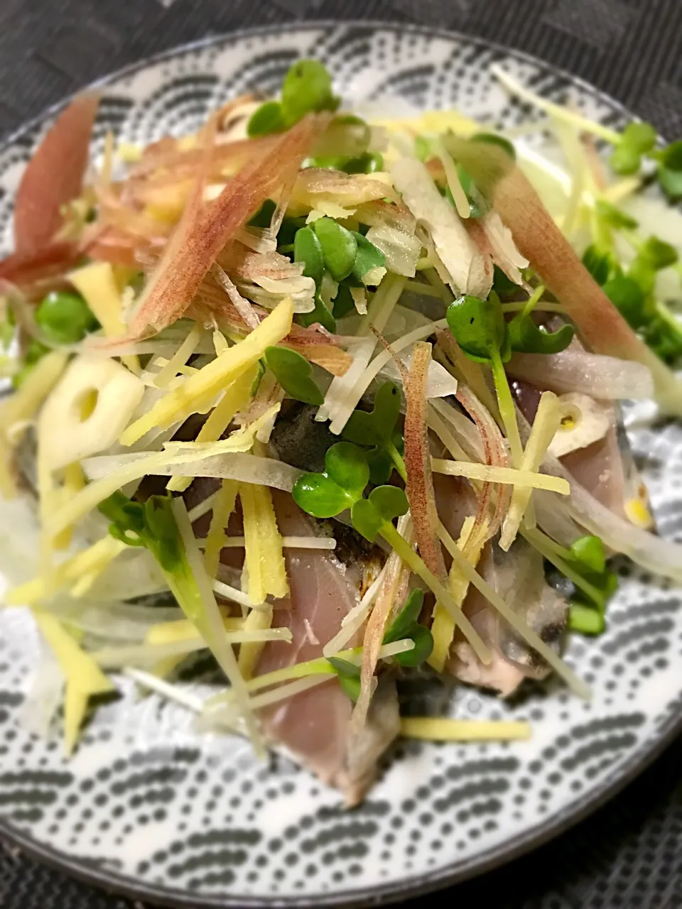 カツオのたたき 野菜のっけ✨|Rビームさん