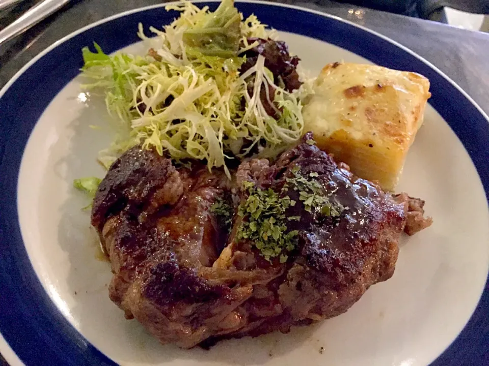 Snapdishの料理写真:8oz grass-fed Australian ribeye steak|Sky Blueさん