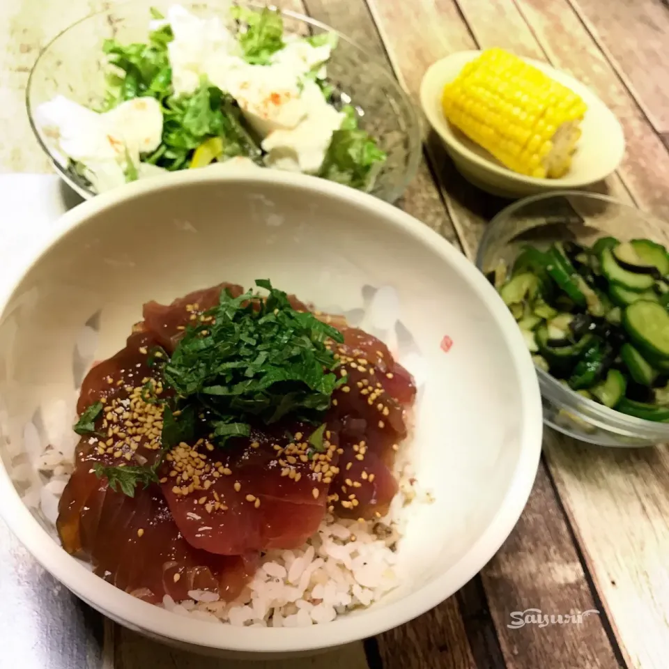 Snapdishの料理写真:漬けマグロ丼|sayuri*さん