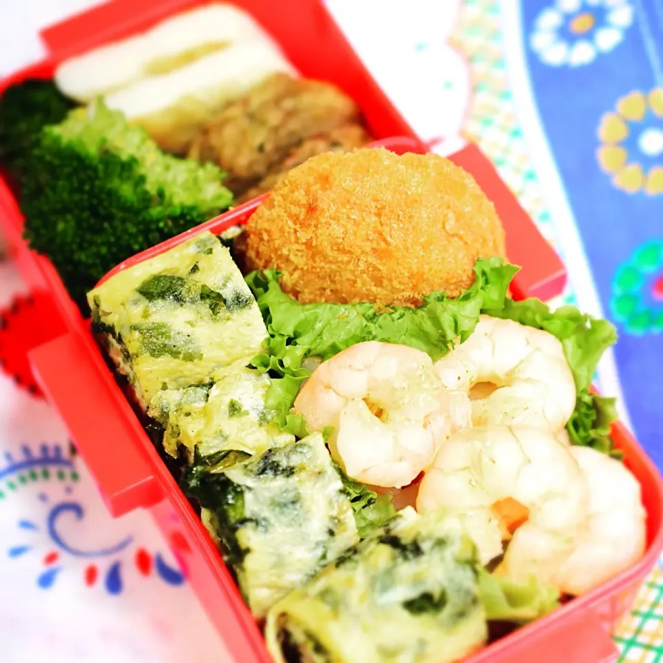 今日のお弁当
短縮授業なので今日も家弁
おむすび🍙だけ持参
#bento #おべんとう #おにぎり🍙 #おにぎり #オベンタグラム #お弁当|とあさん