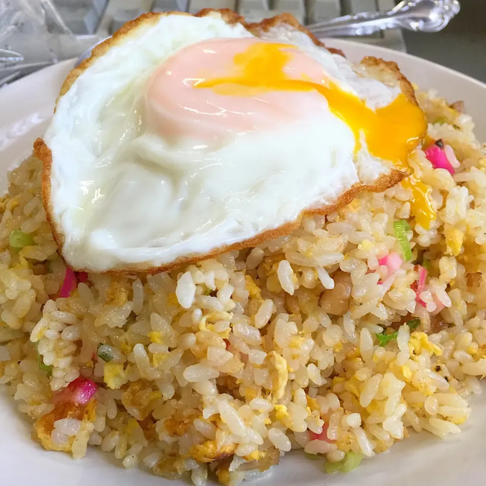 弥生食堂出前
チャーハン目玉焼きトッピング🍳|BOOさん