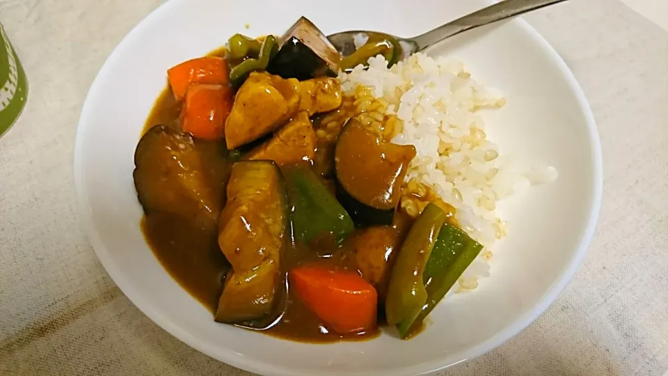 Snapdishの料理写真:夏野菜カレー #米ナス #ピーマン|やのさん