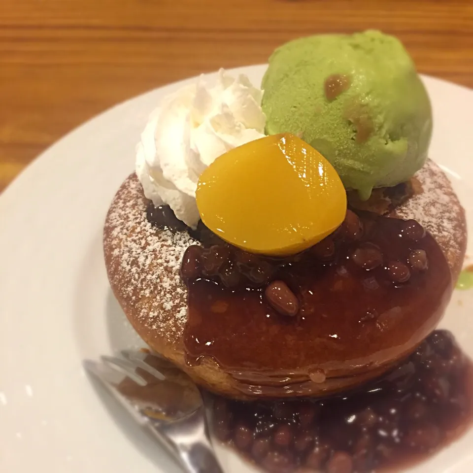 Cocoshe with adzuki-bean paste, chocolate sauce, green tea ice cream|チェリーリンさん