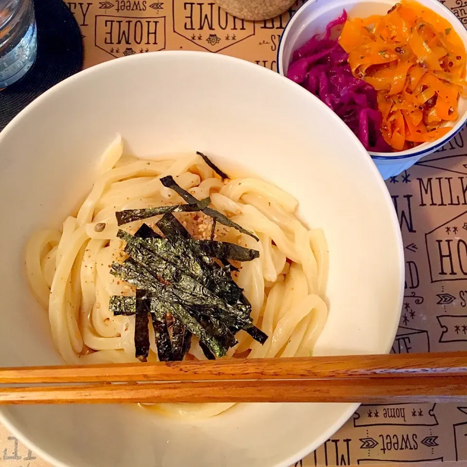 冷やしかけうどん 
キャロットラペ 
紫キャベツのマリネ|yumyum😋さん