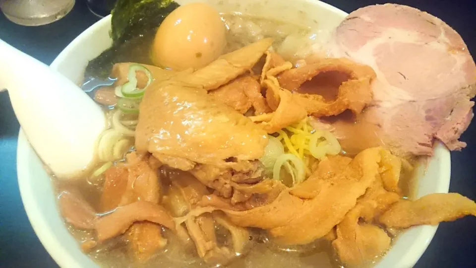 Snapdishの料理写真:一条流がんこラーメン総本家 の 大量姿煮干の100ラーメン ＠四谷三丁目17093|大脇さん