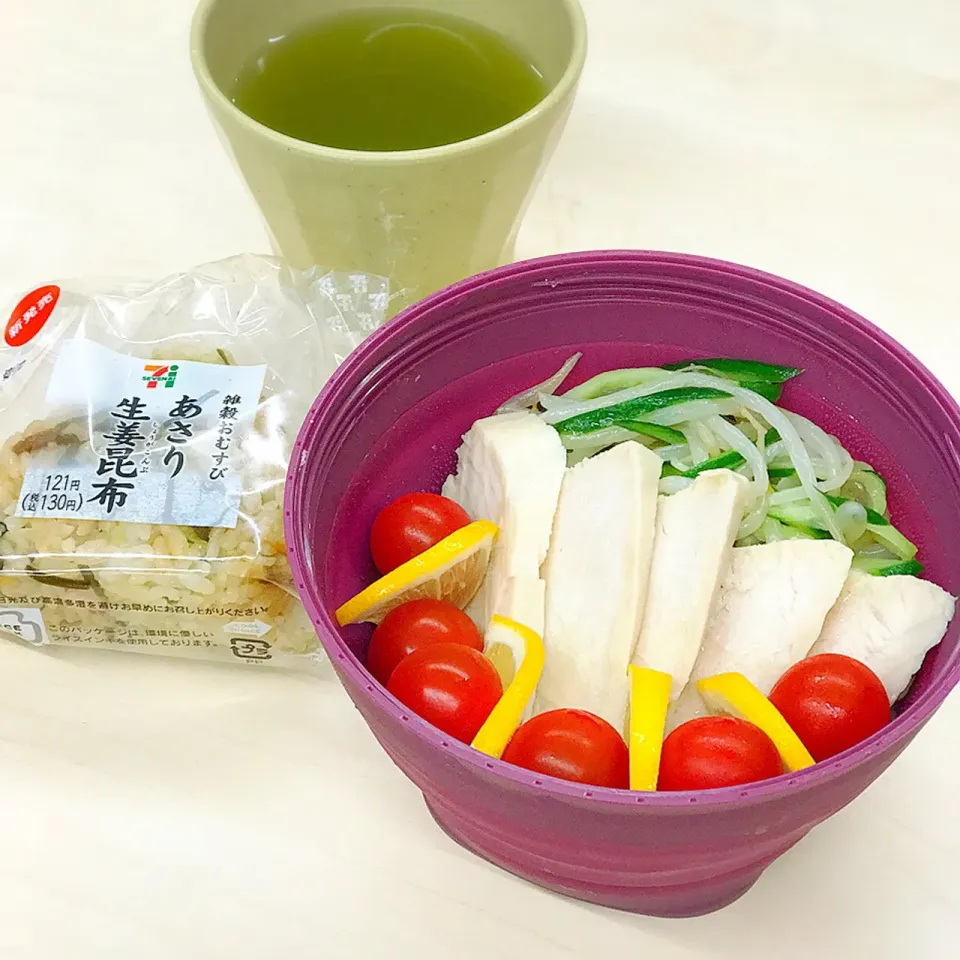 🥗もやしナムル風サラダ🍙あさり生姜昆布|恭子さん