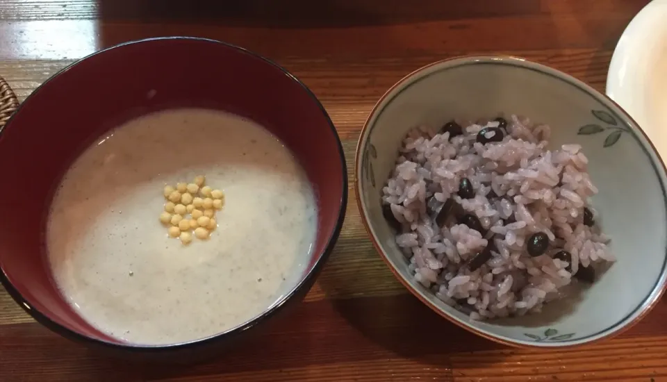 黒千石大豆ごはんとごぼうのスープ✨|herbalkidsさん