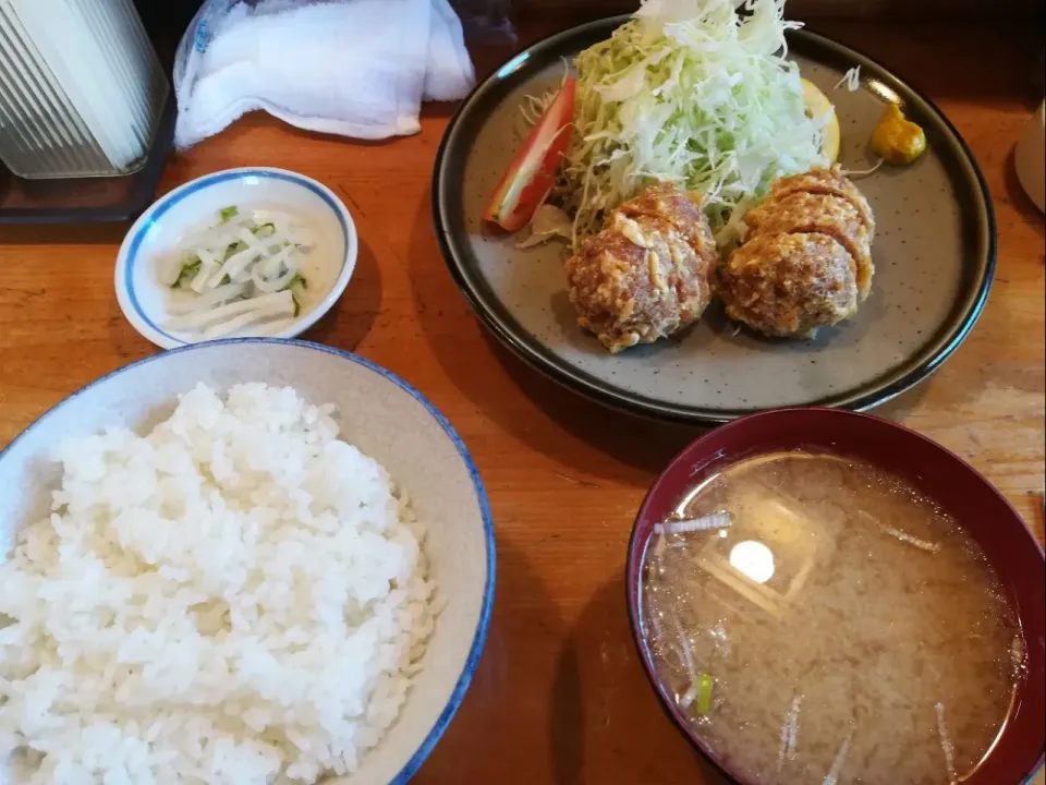 ヒレカツ定食　#昼食|アクちゃんさん