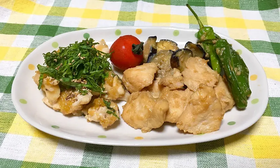 鶏胸肉の醤油麹と梅タレ焼き
醤油麹ナスと獅子唐|eiyadeさん