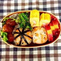 Snapdishの料理写真:手毬おにぎり お弁当|えさん