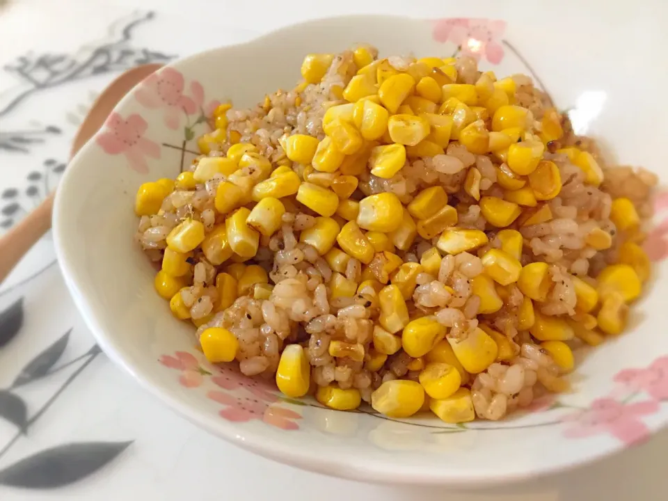 焼きもろこしご飯
醤油バター風味🌽|manchiさん