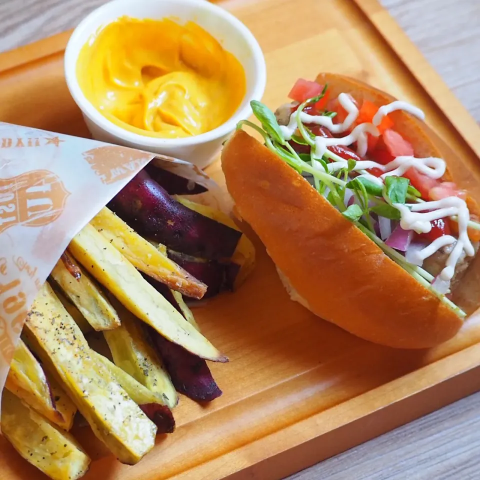 Vegan Hotdog with baked sweet potato fries|Misstyさん