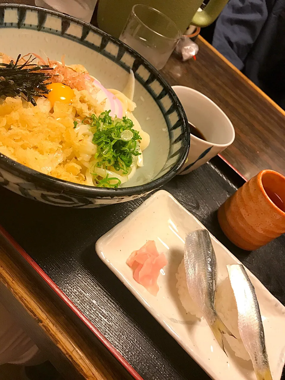 Snapdishの料理写真:ぶっかけうどん とままかり寿司 #うどん #ままかり #寿司 #ぶっかけうどん|901さん