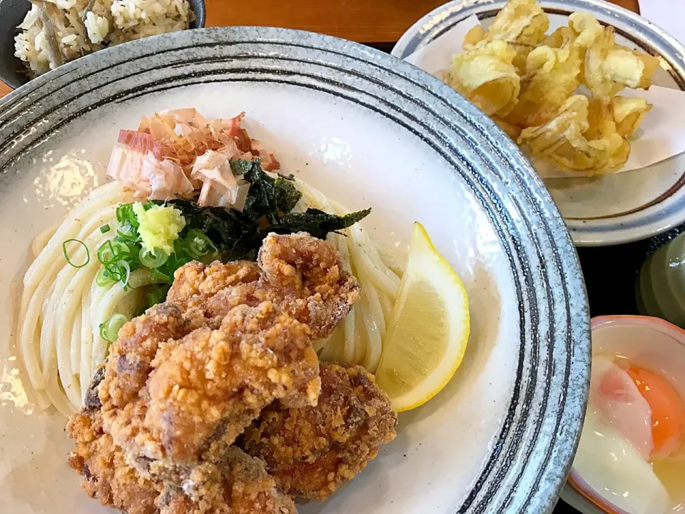 鳥唐ぶっかけセット大盛(鳥ごぼう飯)、ごぼうかき揚げトッピング😁|buhizouさん