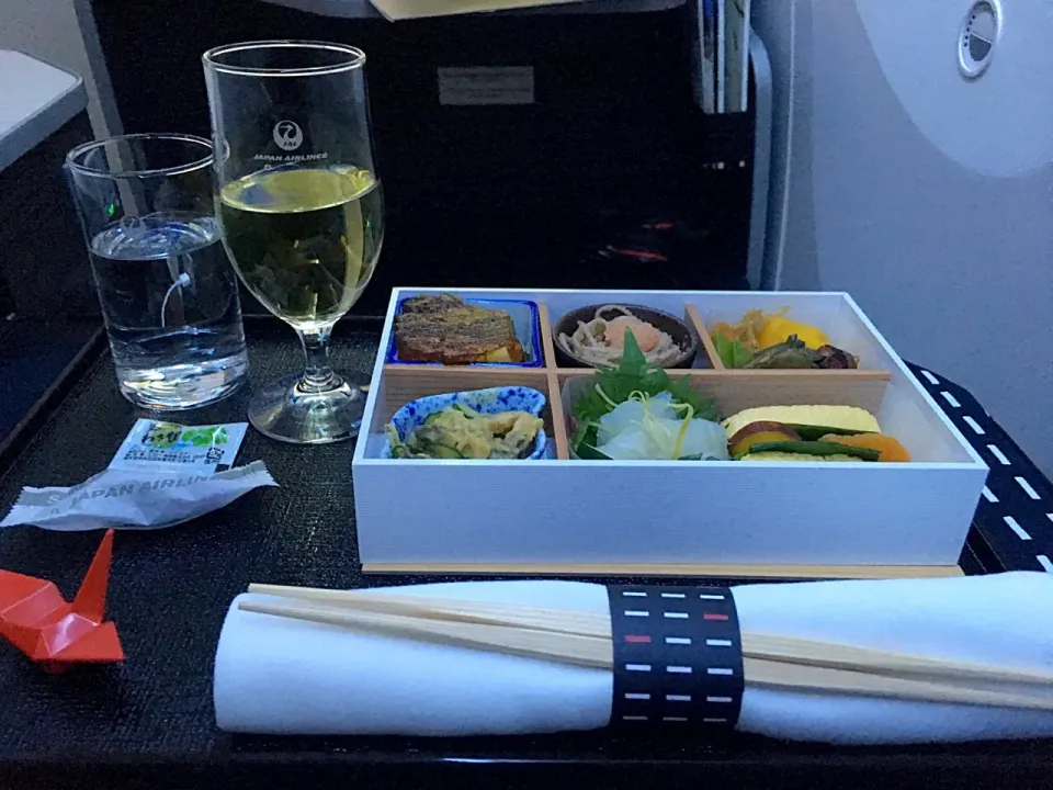 Japan Airlines to Delhi|excellente cuisineさん