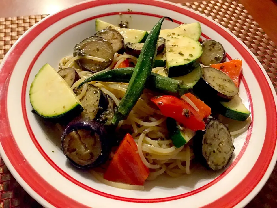 Spaghetti all'Genovese🌿ｽﾊﾟｹﾞｯﾃｨ  ｱﾙ ｼﾞｪﾉﾍﾞｰｾﾞ<冷製夏野菜のｼﾞｪﾉﾍﾞｰｾﾞ>|🌈Ami🍻さん