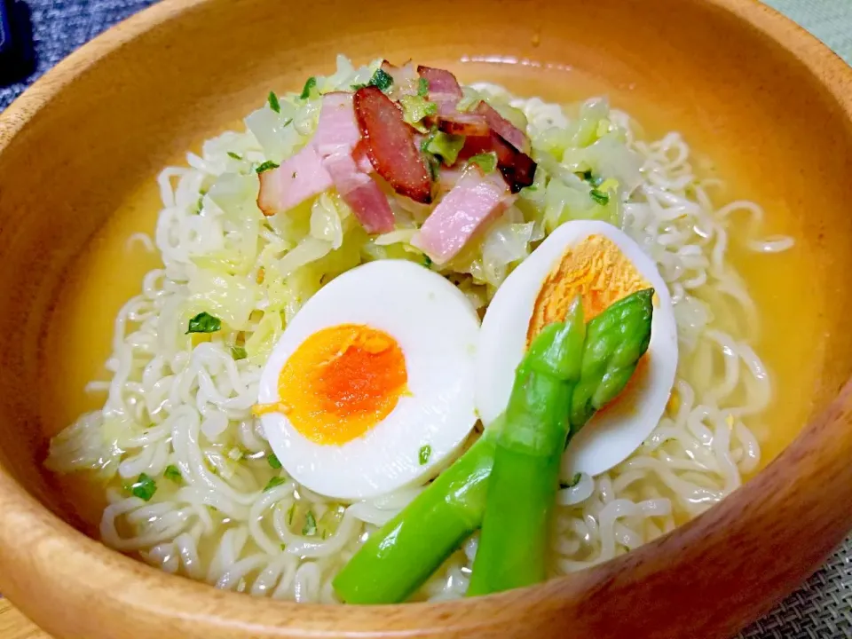 Snapdishの料理写真:冷やし塩ラーメン|豚珍さん