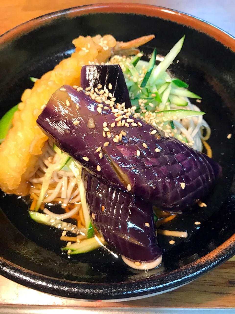 ぶっかけ蕎麦✨
焼き茄子と海老天に刻みきゅうりで食感を楽しむ♪|ちなみんさん