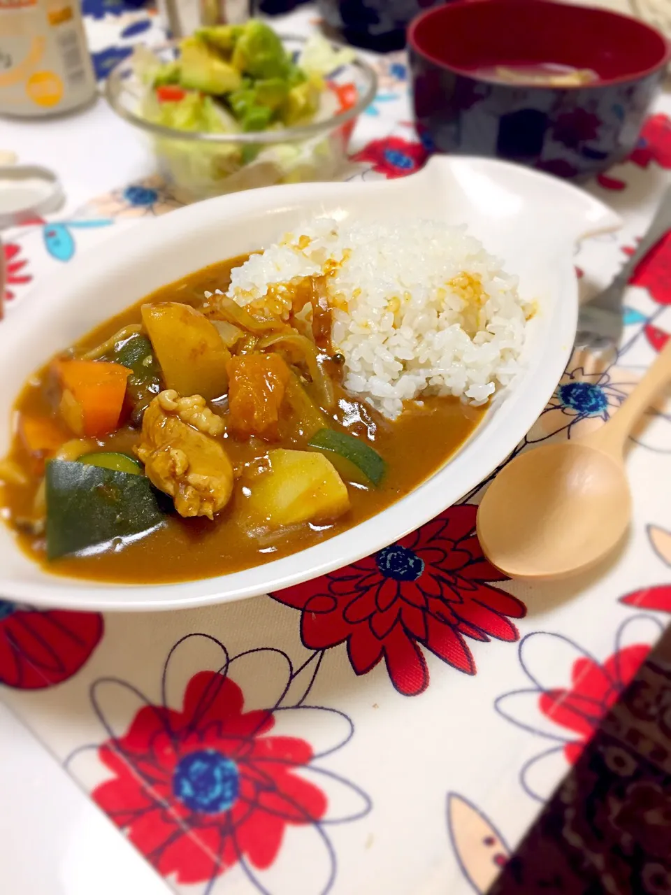 Snapdishの料理写真:お魚プレートで夏野菜ゴロゴロカレー🍛|Kuraraさん