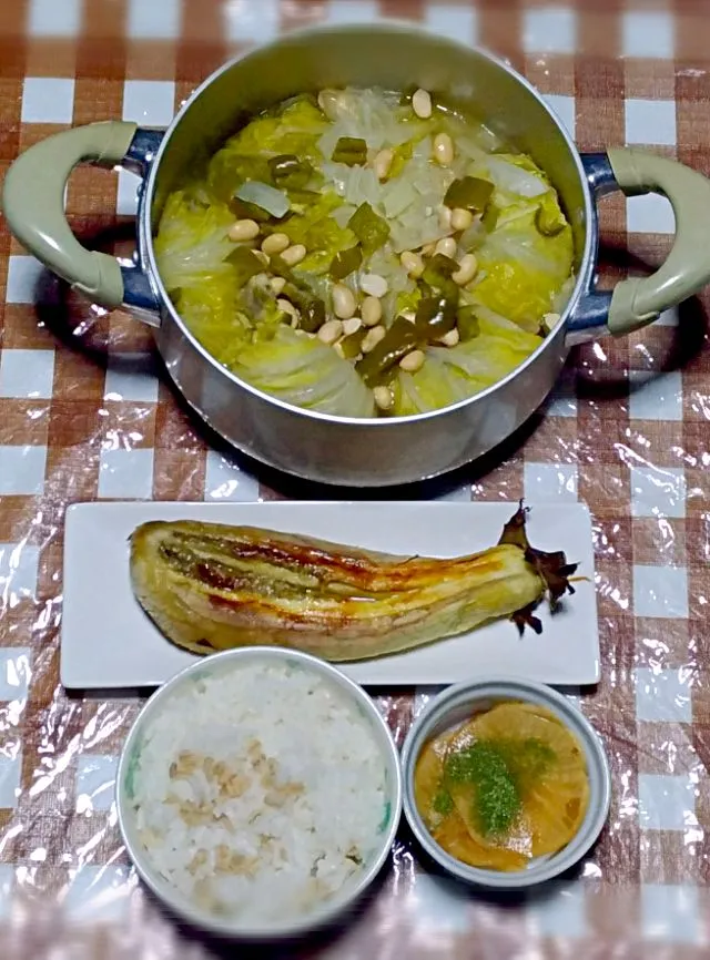 Snapdishの料理写真:餃子白菜巻き
焼き茄子
大根のレモン醤油漬け|時雨さん