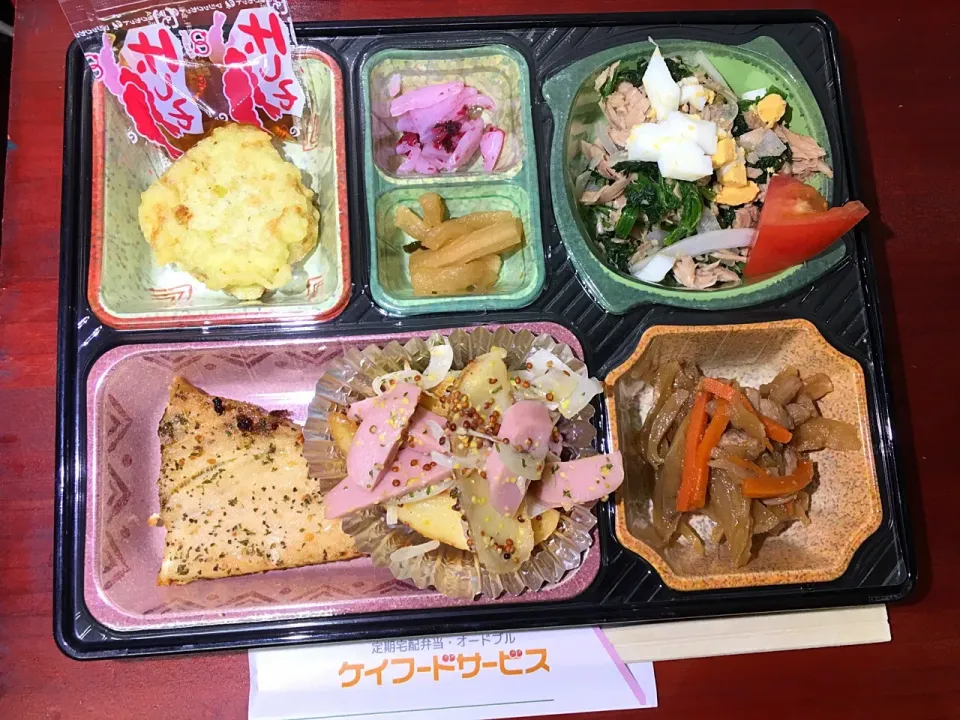 メカジキのハーブ焼き 日替わり弁当 豊川市宅配|Naokazu Kuritaさん