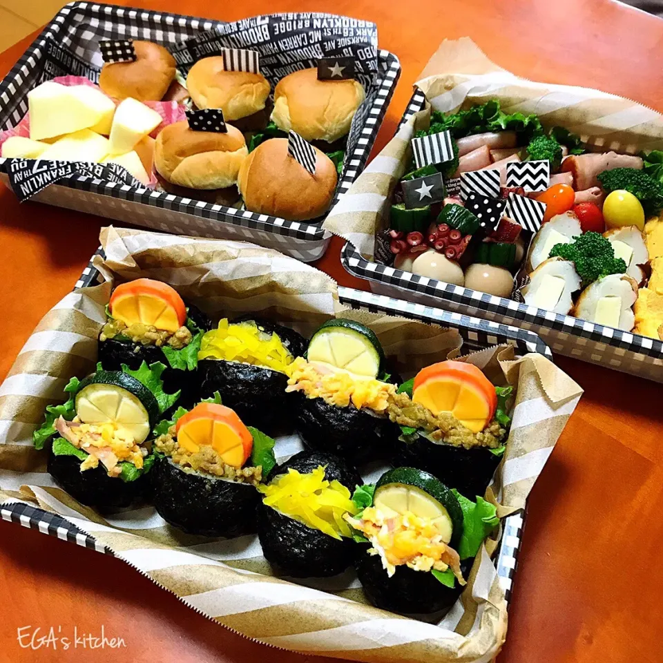 Snapdishの料理写真:オレンジ＆ライム風パッカンおにぎりde行楽弁当|egaさん