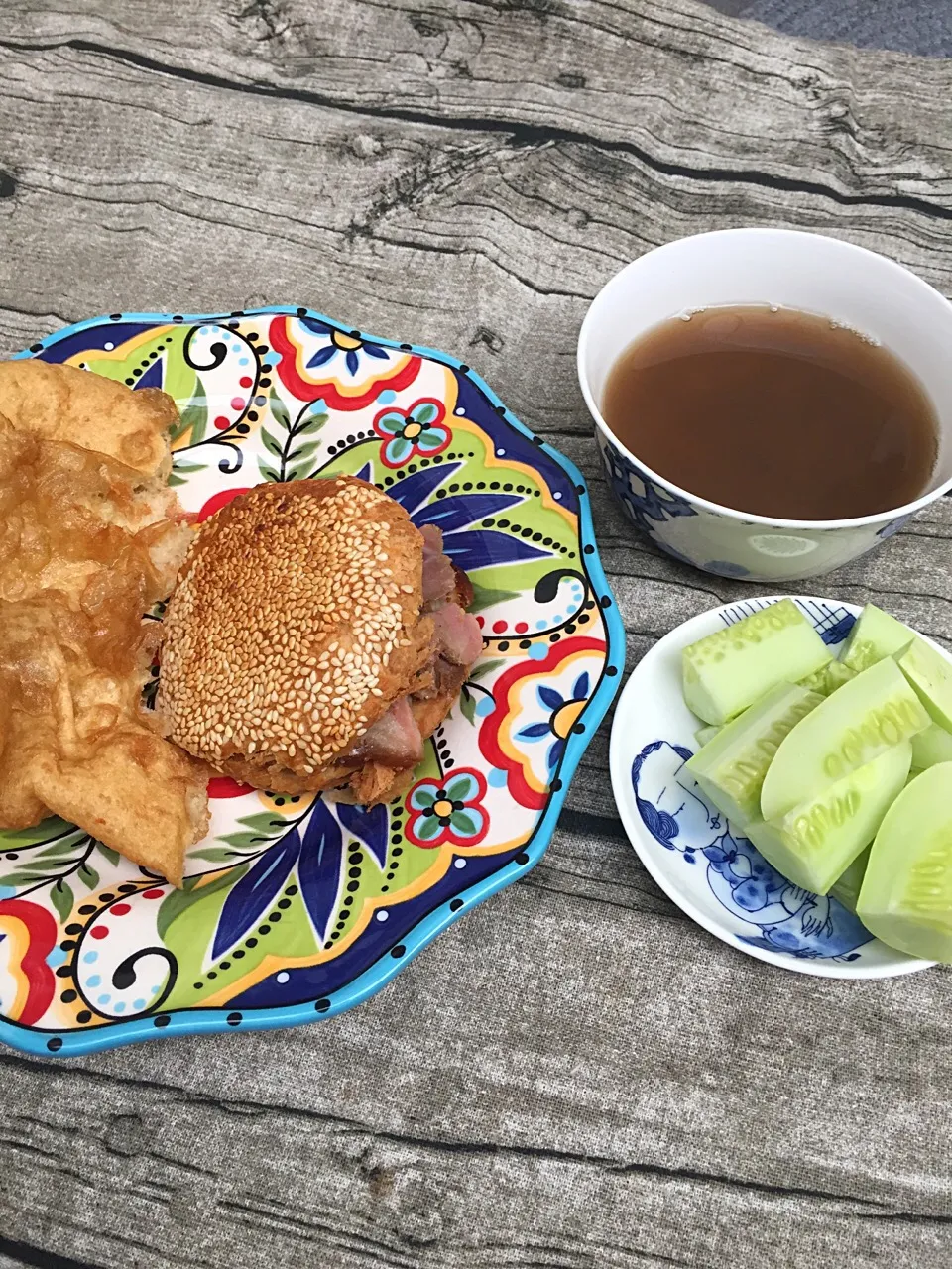 绿豆汤+烧饼夹肉+油饼儿|木香小筑さん